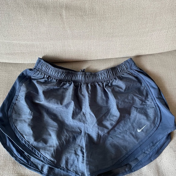 Nike size L, blue grey shorts - Picture 2 of 2